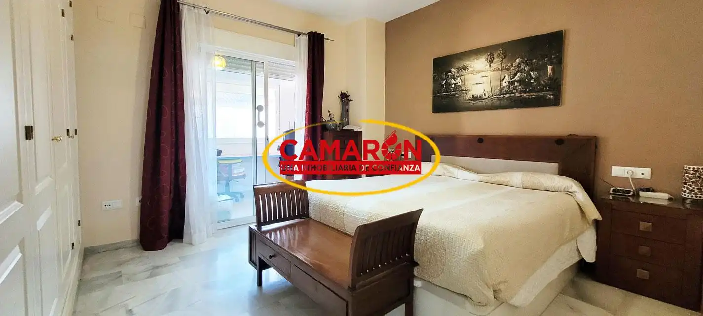 Habitación de Casa adosada en venta en Coria del Río con Aire acondicionado