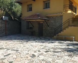 House or chalet for sale in Calle Valdesanmartin, El Tiemblo