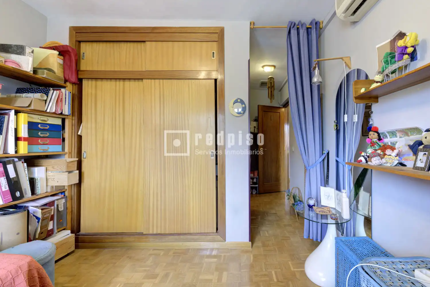 Bedroom of Houses for sale in Pozuelo de Alarcón  with Air Conditioner, Heating and Private garden
