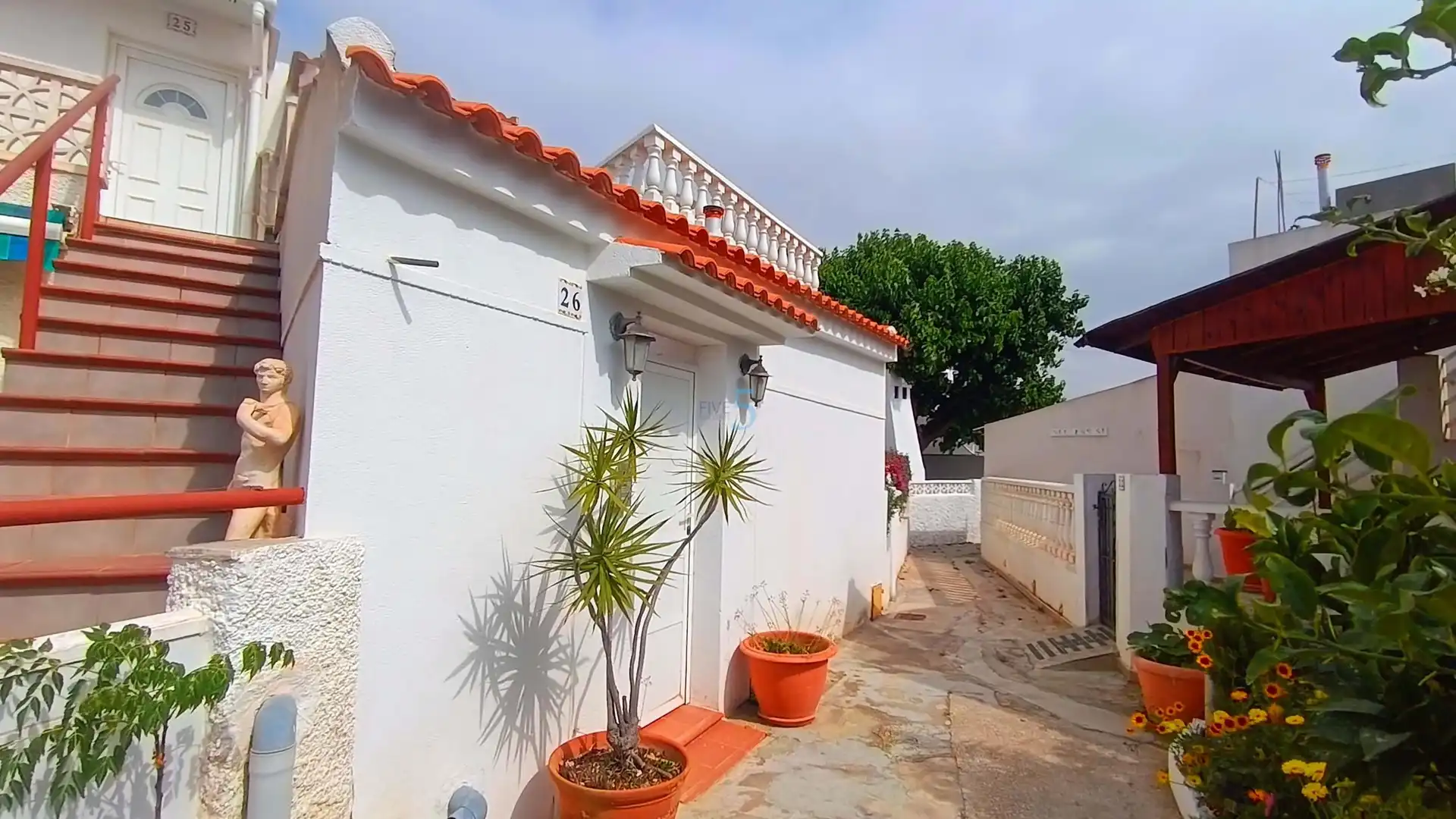 Außenansicht von Einfamilien-Reihenhaus zum Verkauf in Torrevieja mit Klimaanlage, Heizung und Möbliert