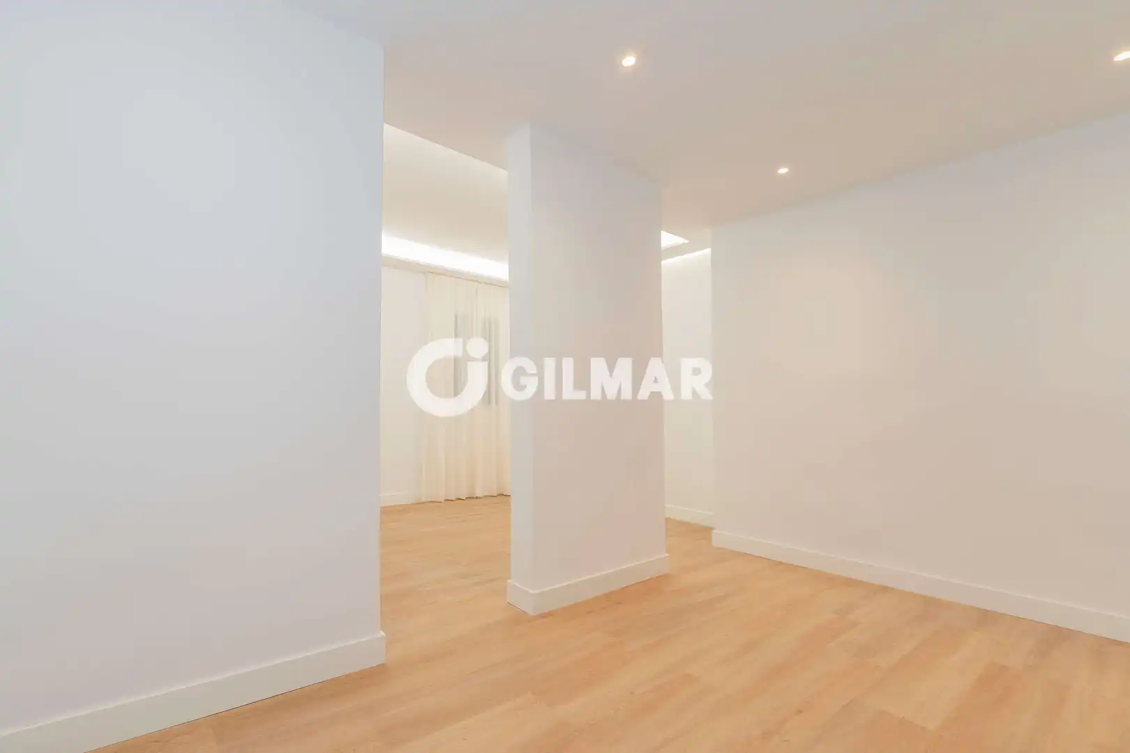 Piso en venta en Madrid con Calefacción y Amueblado