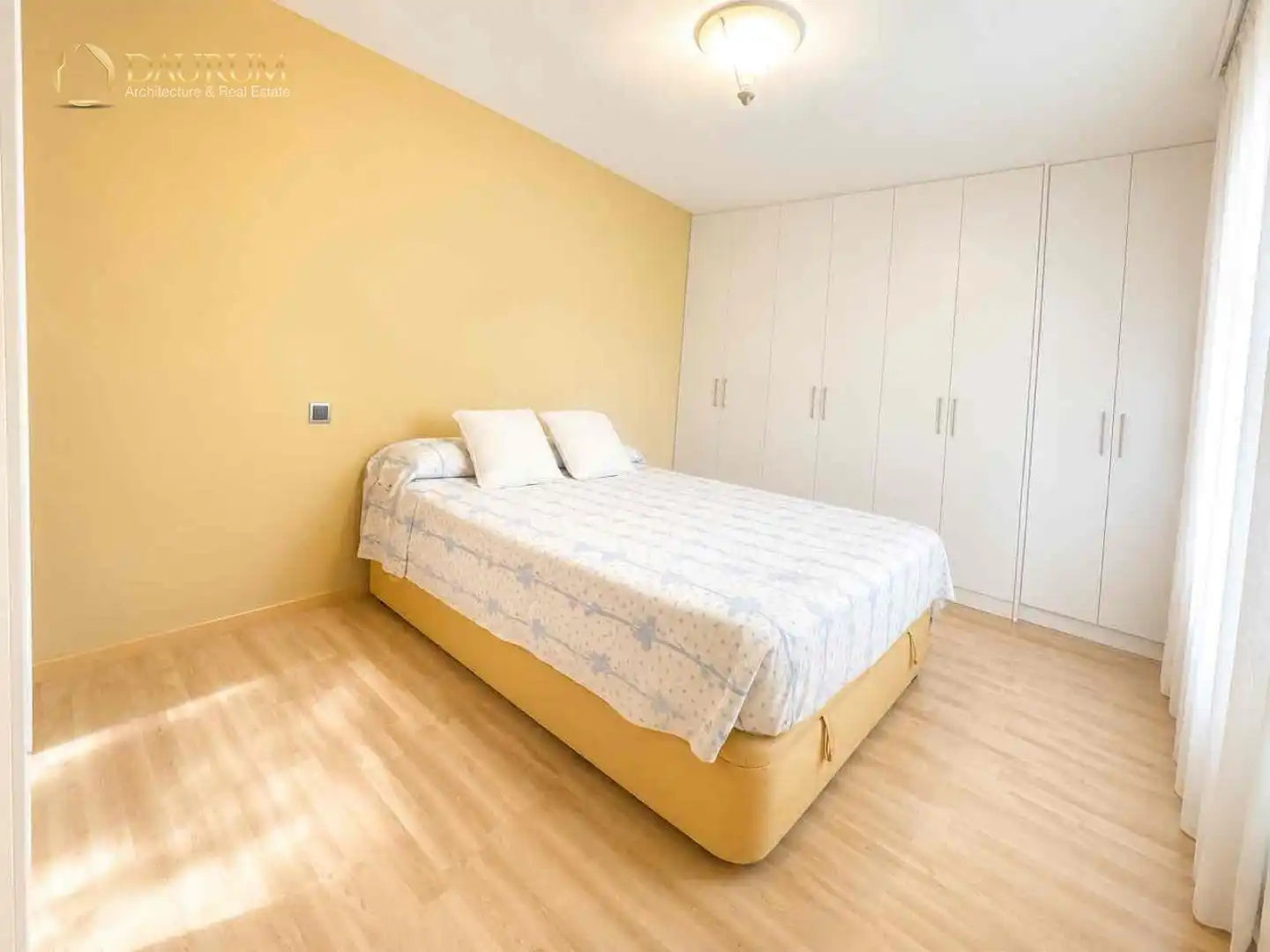 Habitación de Piso en venta en Sevilla con Aire acondicionado, Trastero y Piscina