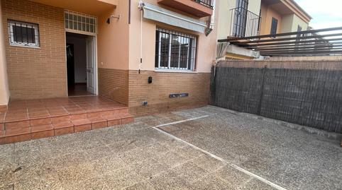 Foto 4 de Casa adosada en venda a Calle Sor María Angeles Querencio, Santiponce, Sevilla
