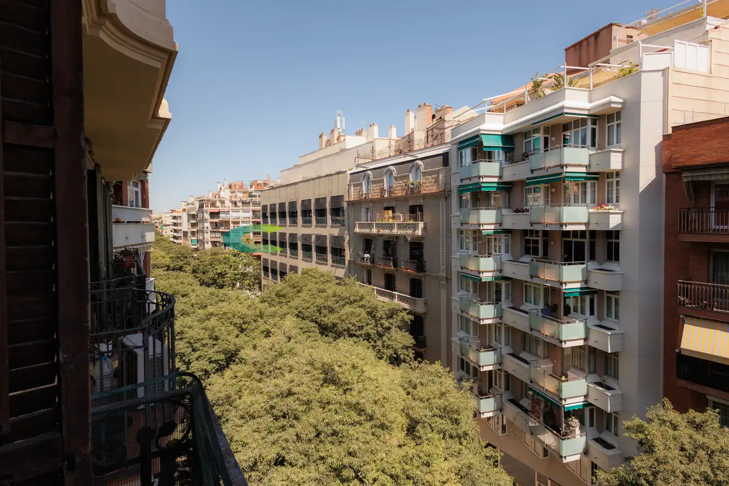 Vista exterior de Piso en venta en Barcelona con Aire acondicionado, Calefacción y Parquet