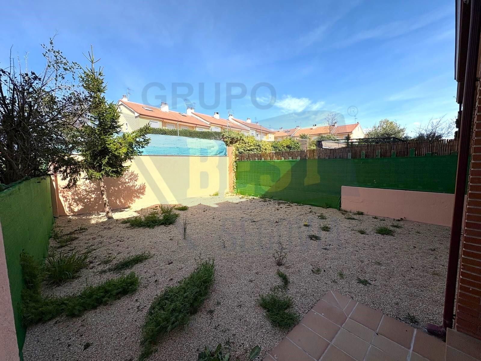 Garden of Single-family semi-detached for sale in La Lastrilla   with Heating, Private garden and Terrace
