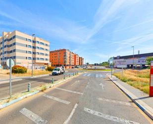 Vista exterior de Àtic en venda en Valdemoro amb Aire condicionat i Terrassa