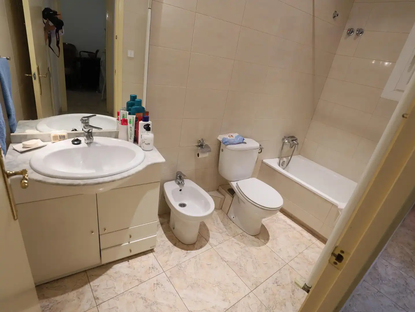 Bathroom of Flat for sale in Esplugues de Llobregat  with Air Conditioner, Heating and Terrace