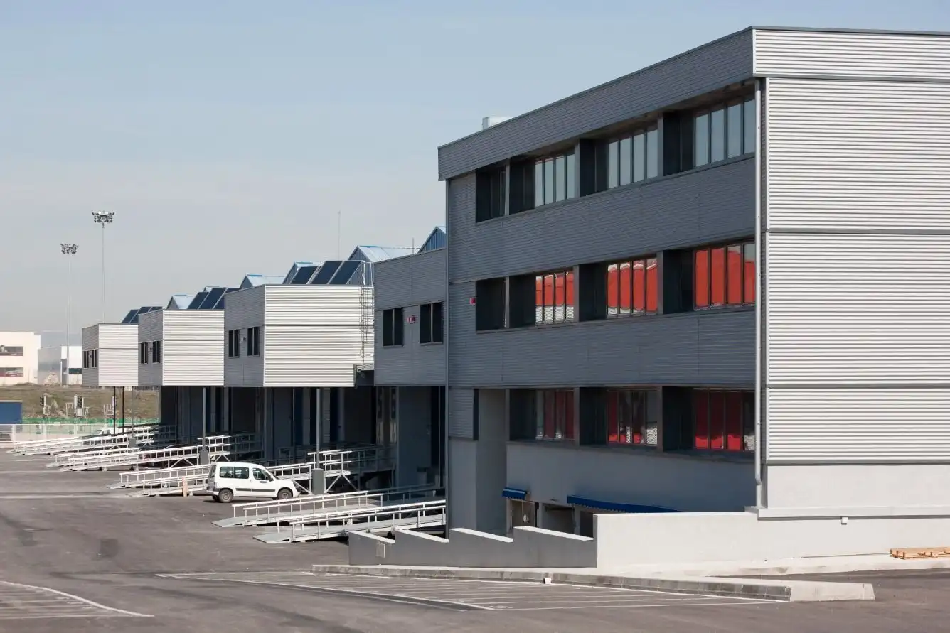 Industrial building to rent in Avenida de la Industria 22, imagen 3