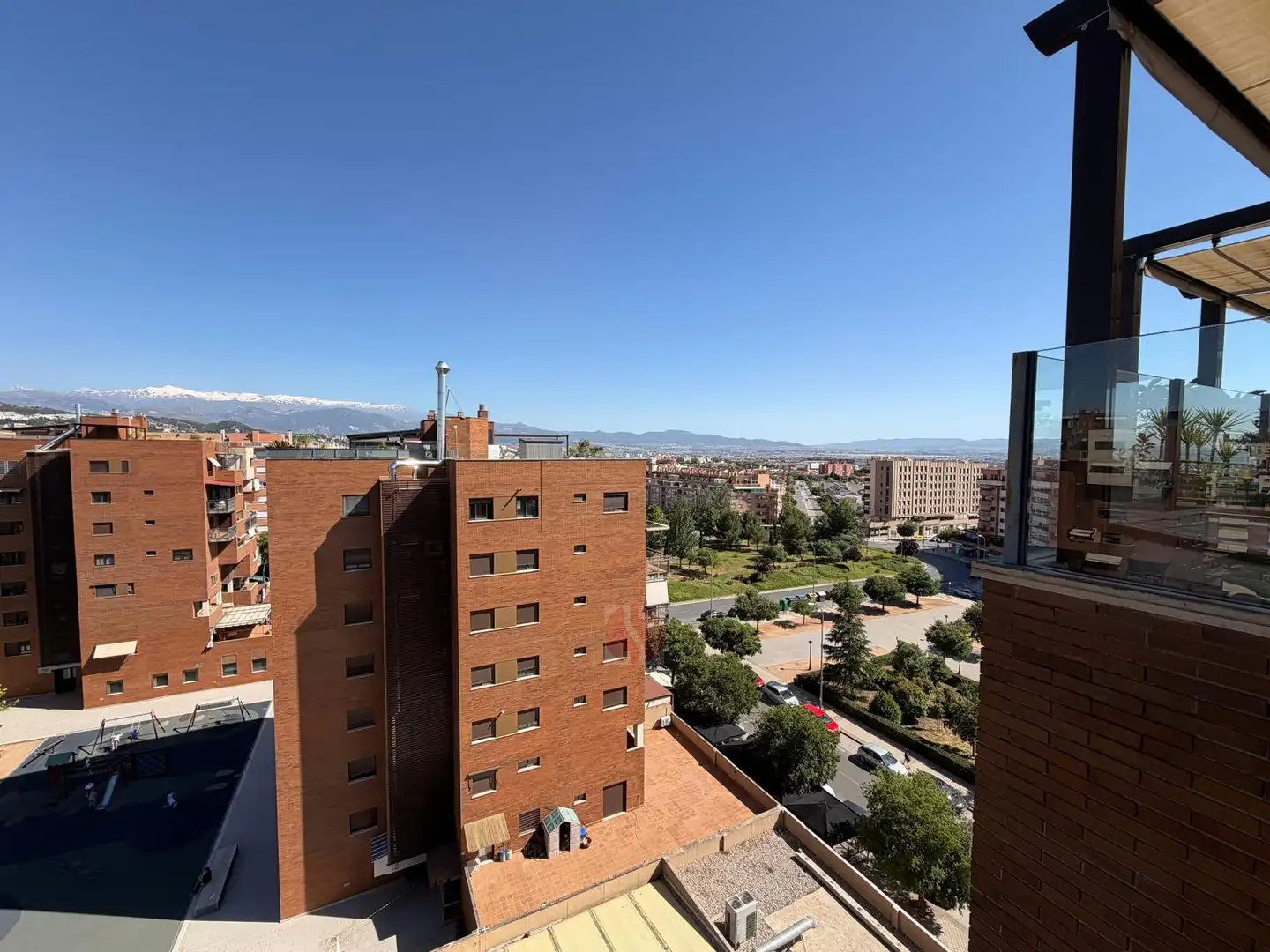 Vista exterior de Ático en venta en Granada con Calefacción, Parquet y Terraza