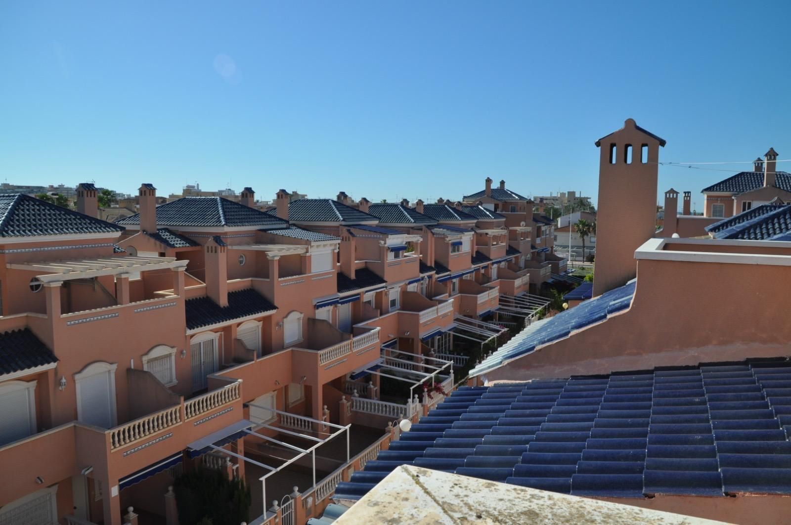 Exterior view of House or chalet to rent in Santa Pola  with Terrace, Balcony and Community pool
