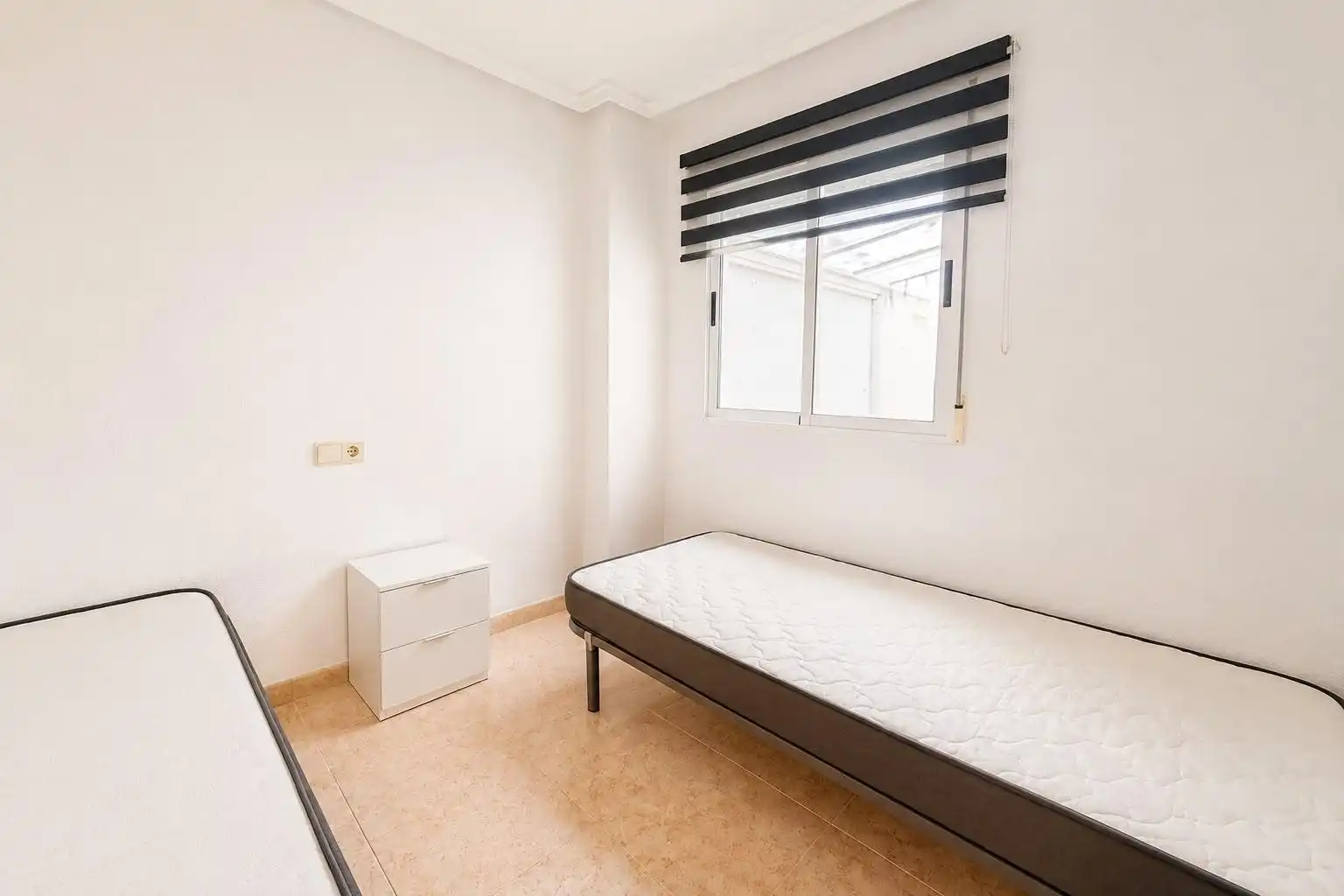 Ground floor for rent in El Molino