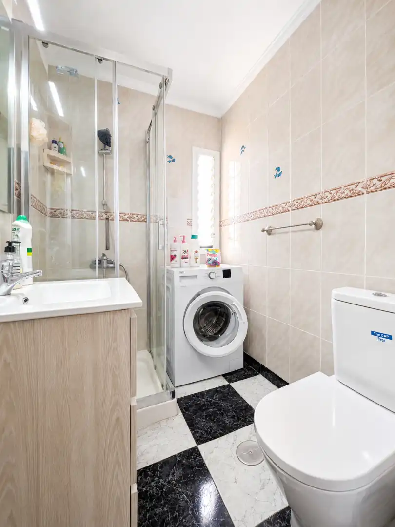 Baño de Apartamento en venta en Benalmádena con Aire acondicionado, Terraza y Amueblado