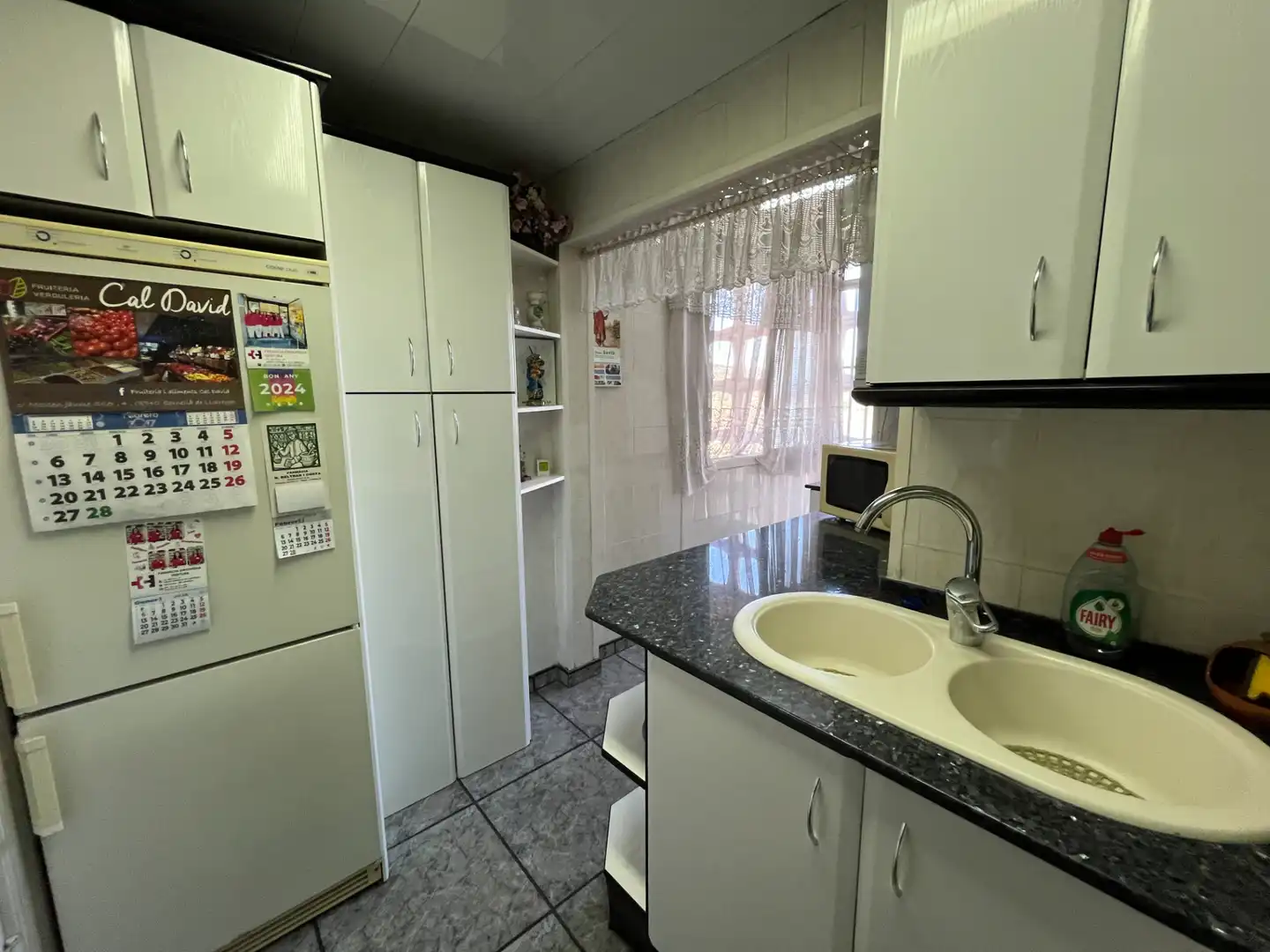 Cuina de Pis en venda en Barcelona amb Calefacció, Moblat i Forn