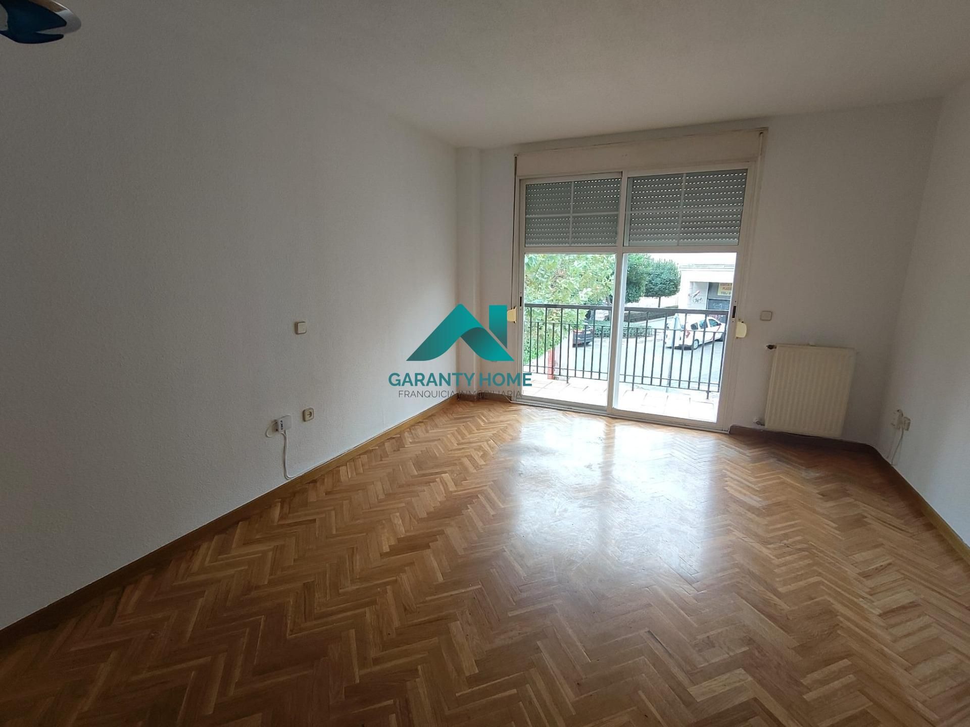 Bedroom of Flat to rent in San Fernando de Henares  with Heating, Private garden and Parquet flooring