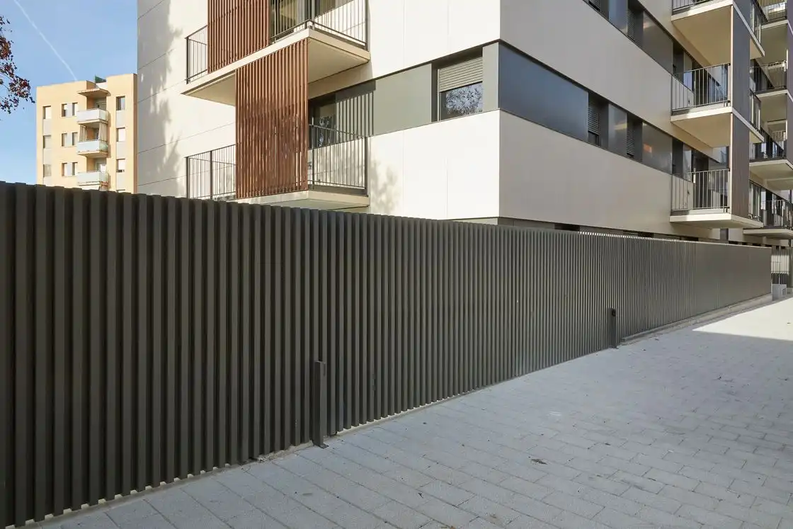 Außenansicht von Wohnung zur Miete in Sant Joan Despí mit Klimaanlage, Heizung und Privatgarten