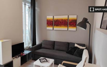 Living room of Flat to rent in  Madrid Capital  with Air Conditioner and Balcony