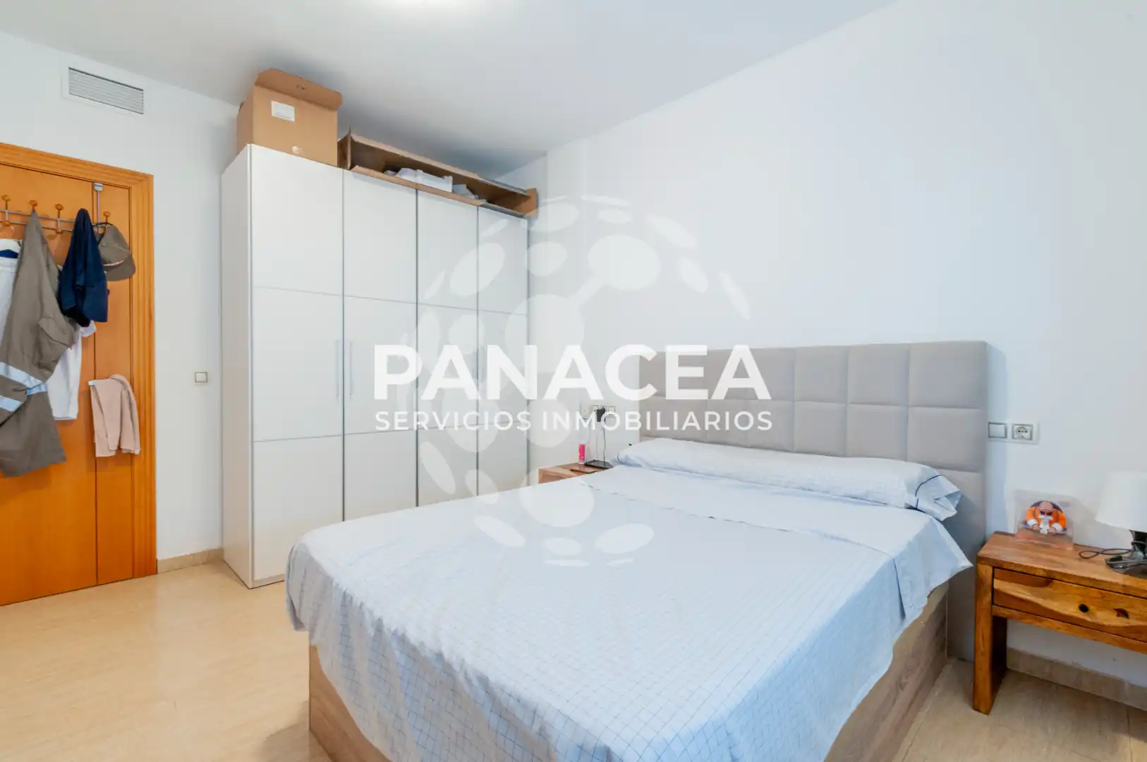 Habitación de Piso en venta en El Ejido con Amueblado, TV y Balcón