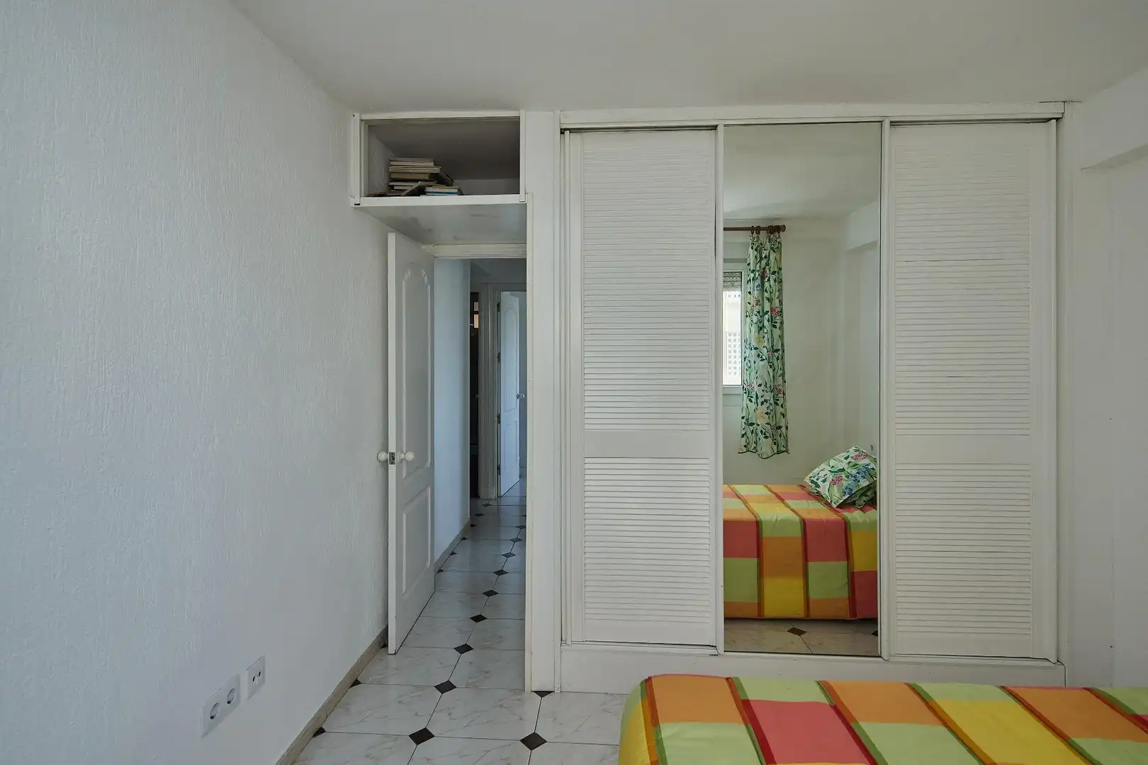 Habitación de Piso en venta en Cádiz con Terraza, Balcón y Alarma
