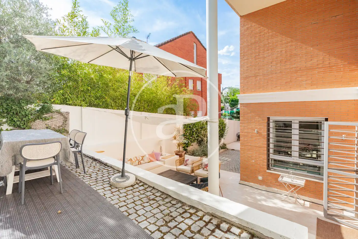 Terraza de Casa adosada en venta en Madrid con Aire acondicionado, Calefacción y Jardín privado