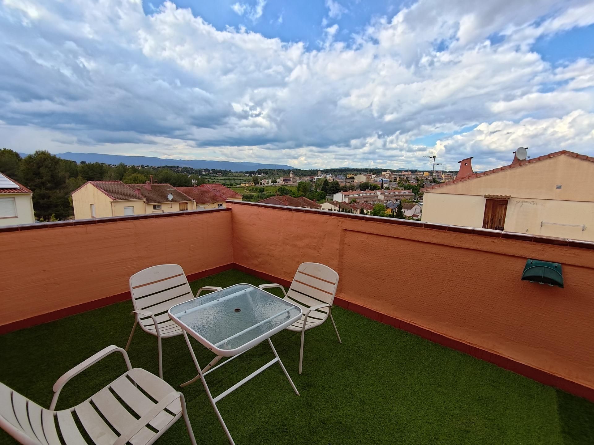 Terrassa de Casa adosada en venda en Els Pallaresos amb Calefacció, Jardí privat i Terrassa