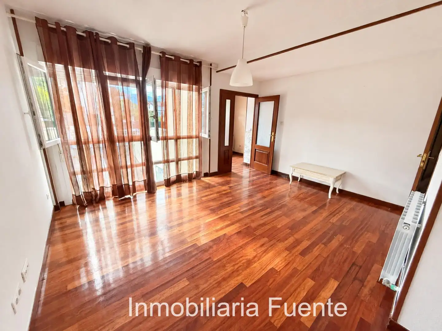 Sala d'estar de Casa adosada en venda en Valle de Mena, Burgos