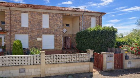 Foto 2 de Casa adosada en venta en Urbanizacion Vera del Río, Villasabariego, León