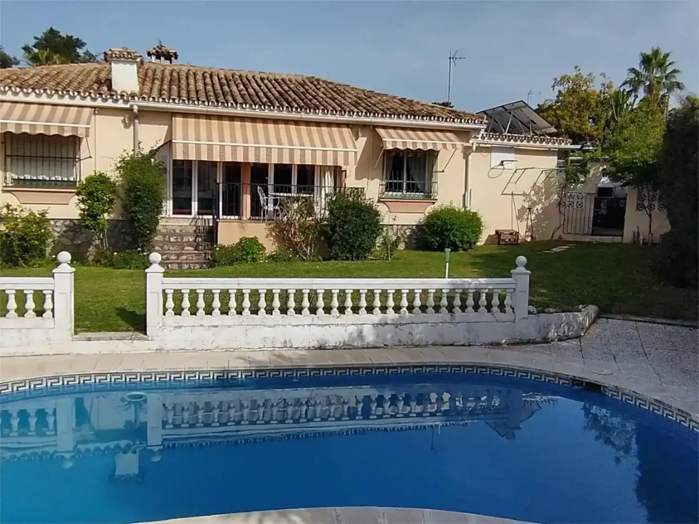 Jardí de Casa o xalet en venda en Marbella amb Aire condicionat, Piscina i Balcó