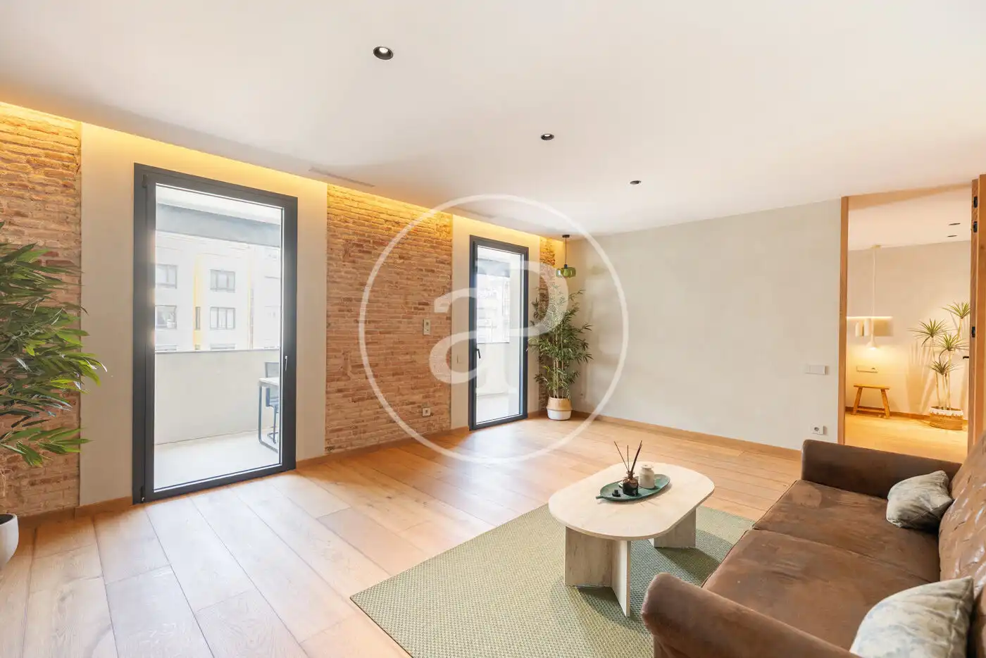 Piso con terraza en venta en Ronda de la Univ., imagen 2