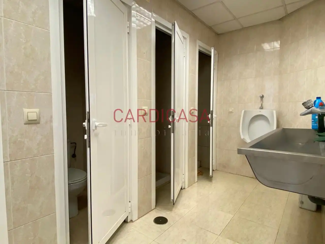 Baño de Nave industrial de alquiler en Vigo 