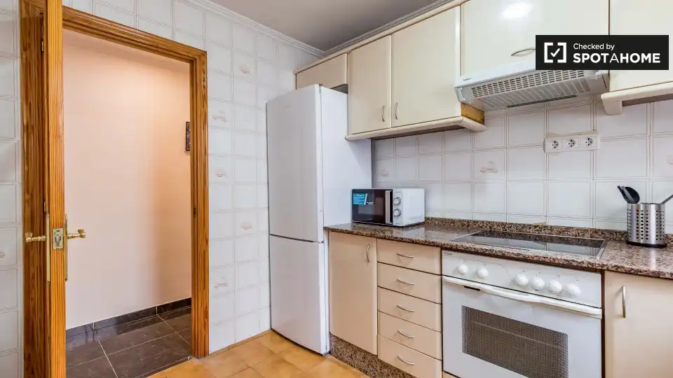 Küche von Wohnung zur Miete in Valencia mit Klimaanlage, Heizung und Möbliert