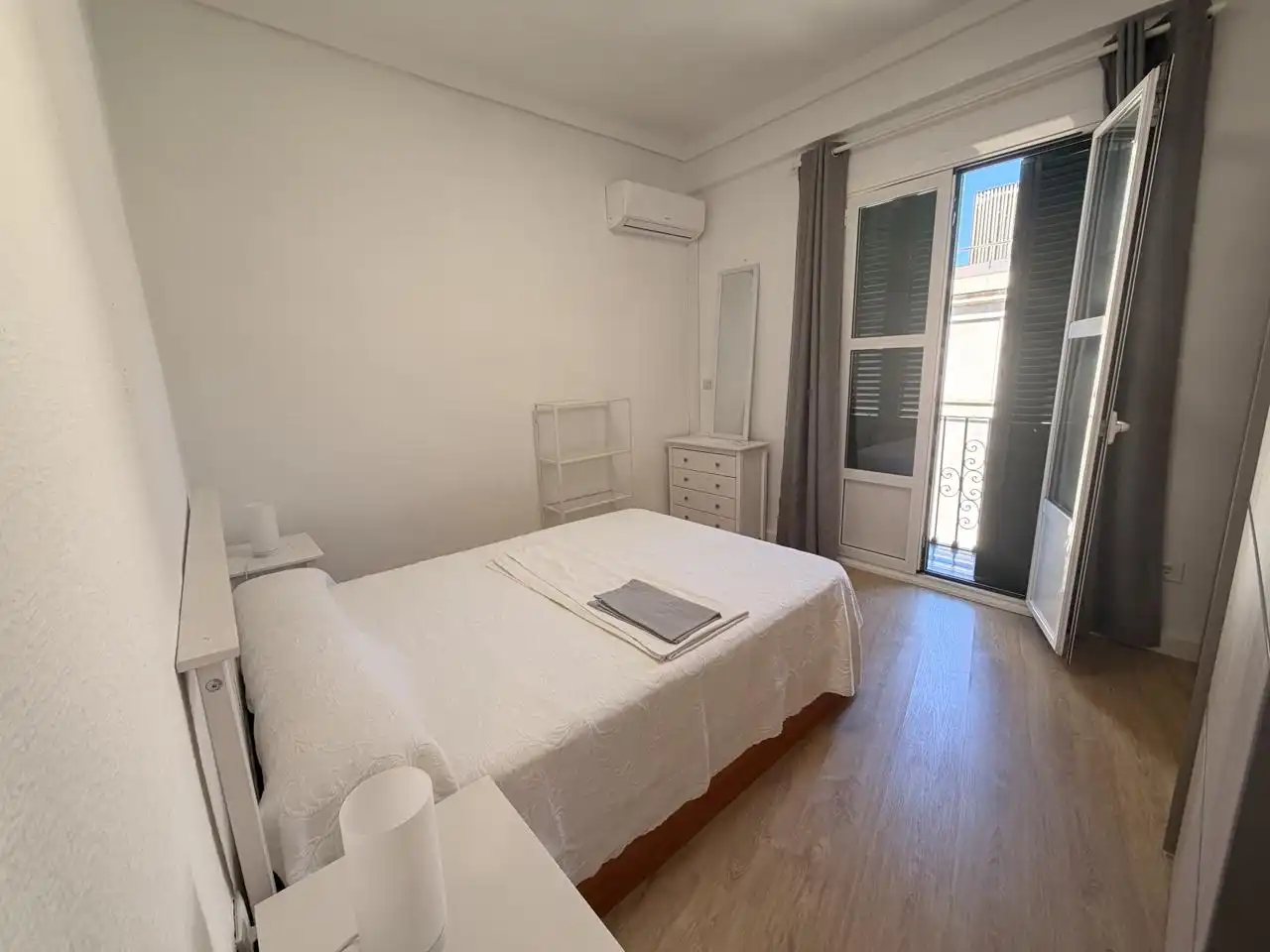 Habitación de Piso de alquiler en Alicante / Alacant con Aire acondicionado y Amueblado