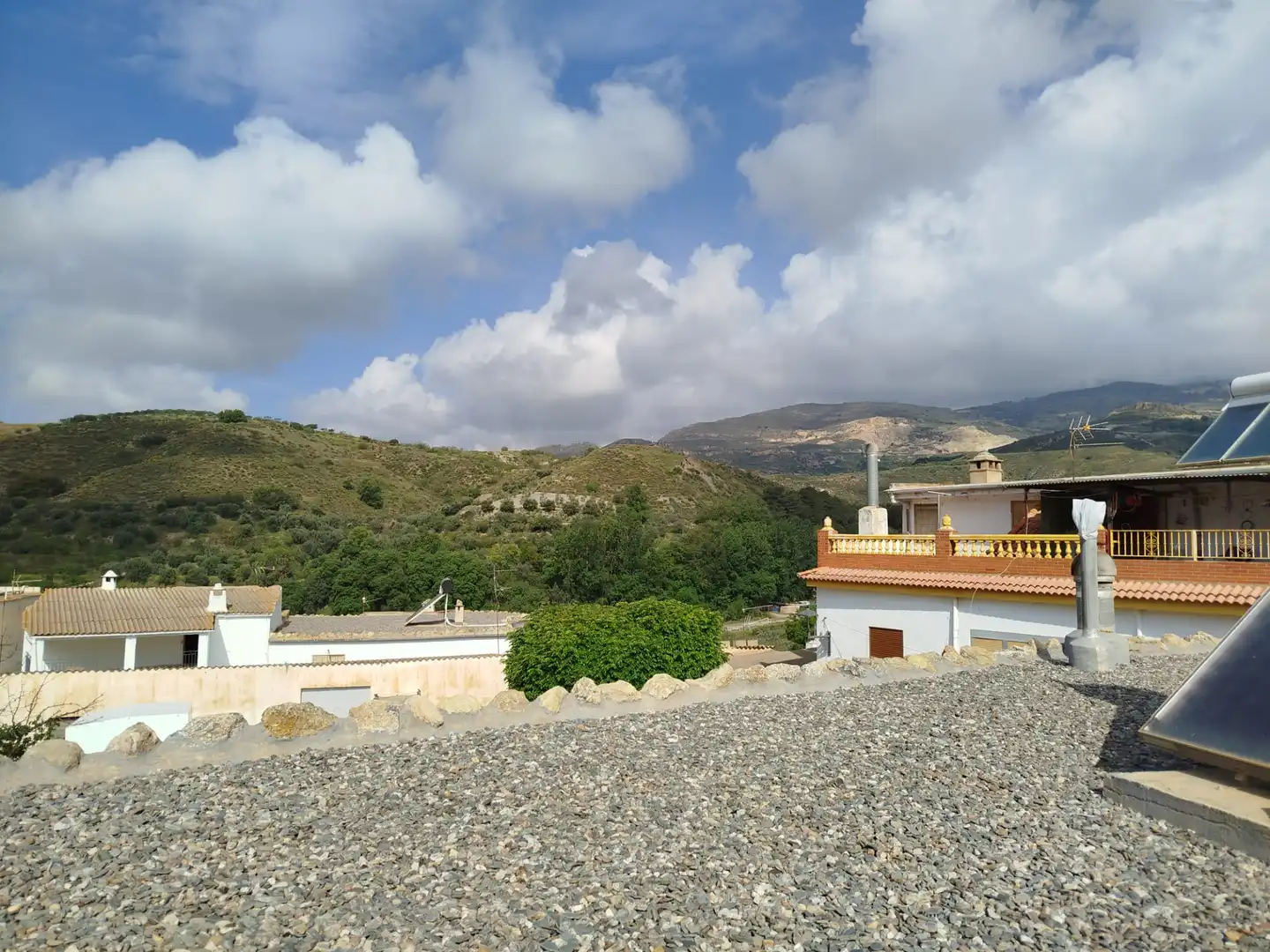 Vista exterior de Casa o xalet en venda en Cádiar amb Aire condicionat, Calefacció i Terrassa