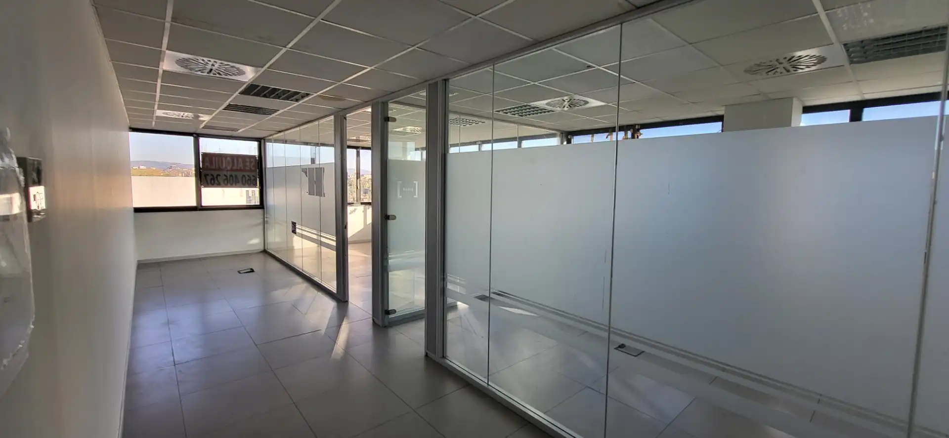 Office space with lift to rent in Polígono Parque Empresarial la Muga 11, imagen 2