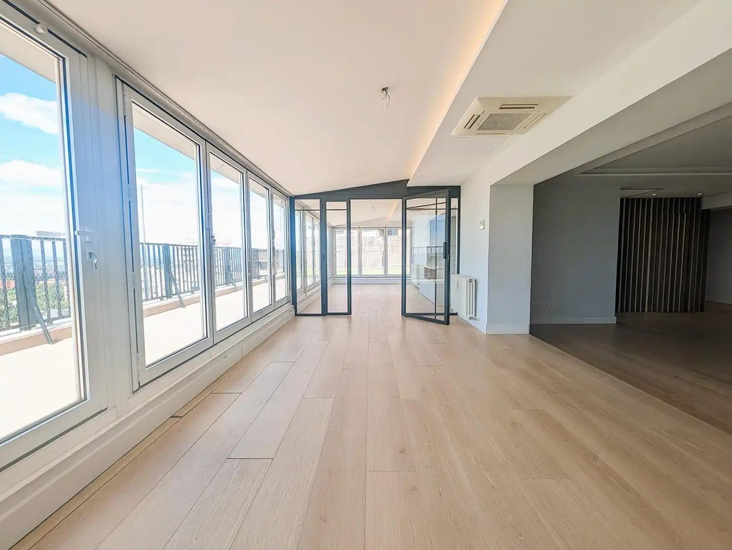 Sala d'estar de Àtic en venda en Madrid amb Aire condicionat, Calefacció i Terrassa