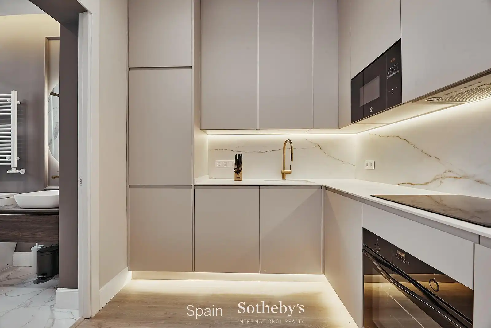 Cuina de Apartament en venda en Madrid amb Aire condicionat i Calefacció