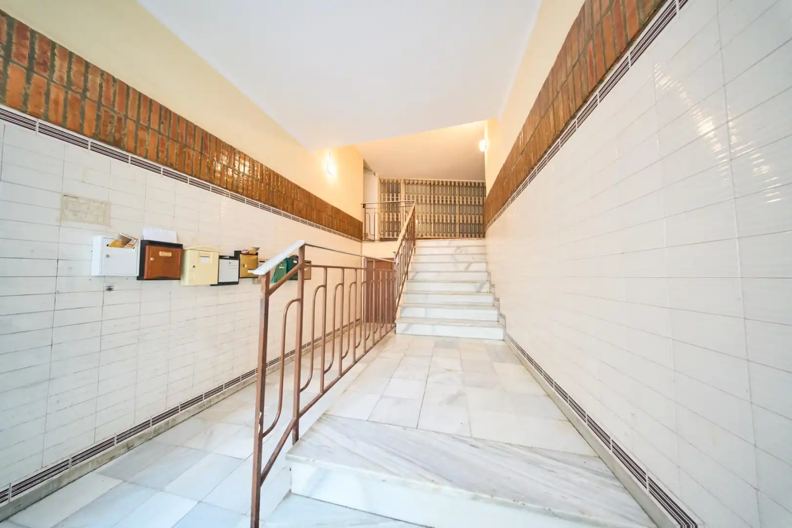 Wohnung zum Verkauf in Órgiva mit Abstellraum und Balkon
