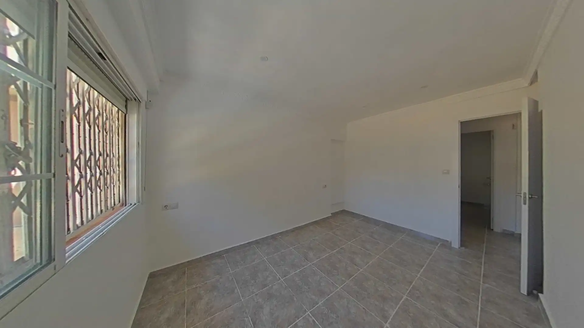 Bedroom of Flat for sale in Valencia