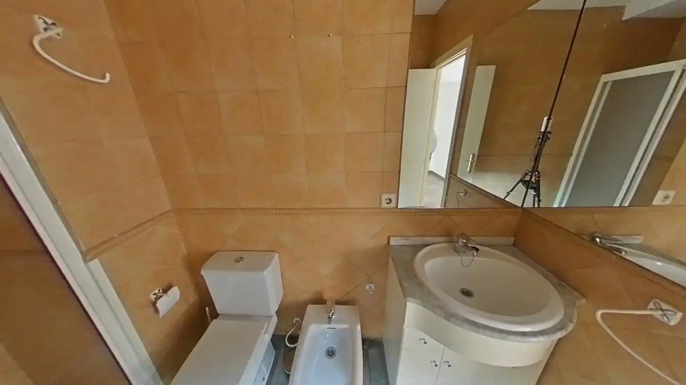 Bany de Apartament en venda en Madrid amb Aire condicionat