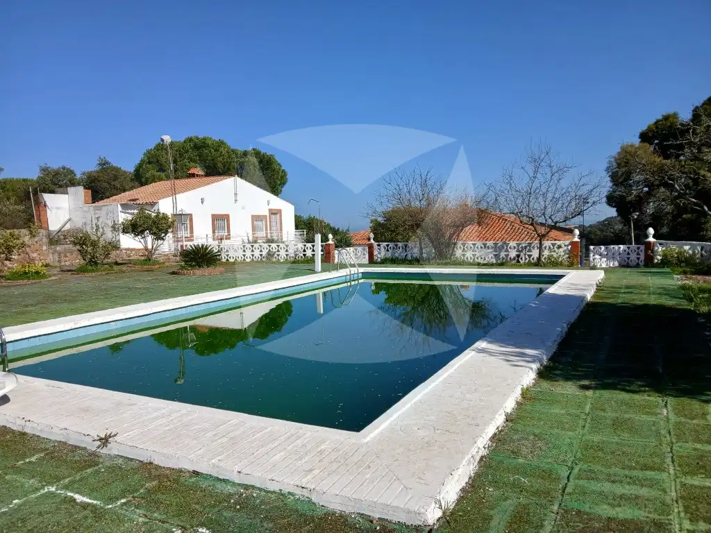 Swimming pool of Houses for sale in Cáceres  with Air Conditioner, Terrace and Swimming Pool