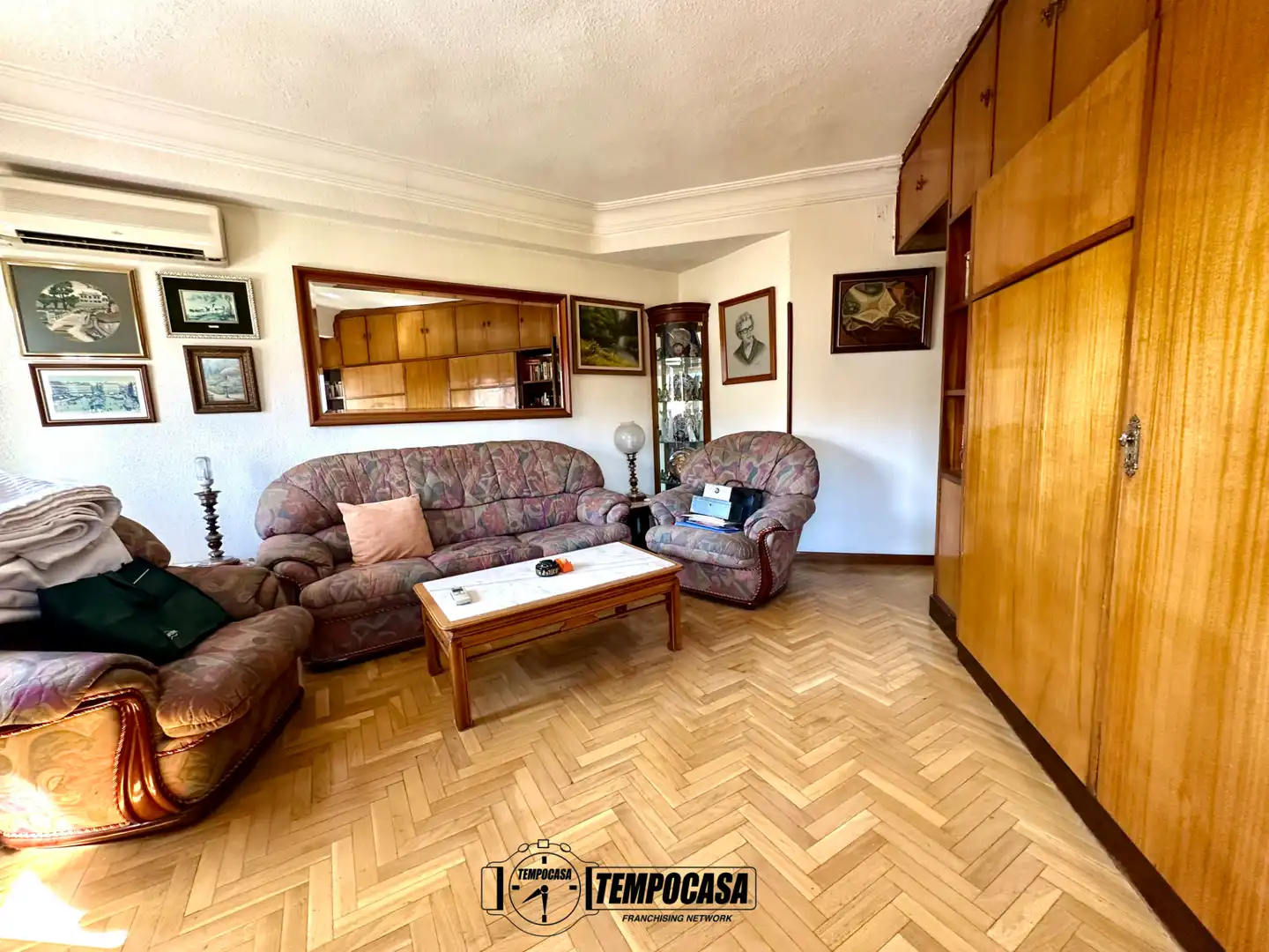 Living room of Flat for sale in Madrid  with Air Conditioner, Heating and Furnished