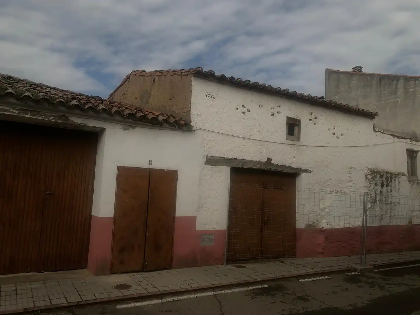 Exterior view of Garage for sale in Riolobos