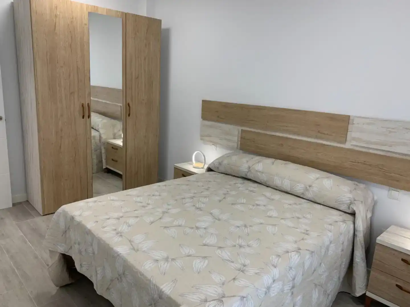 Bedroom of Flat for rent in Guadalupe  with Air Conditioner, Furnished and Oven