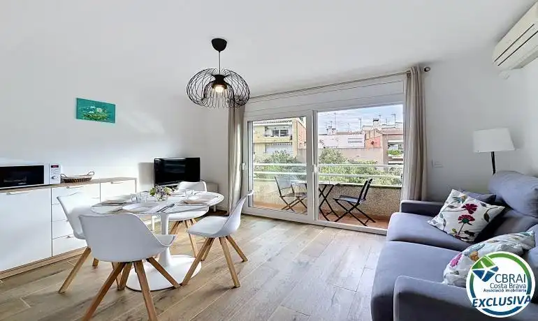 Living room of Flat for sale in Roses  with Heating, Terrace and Furnished