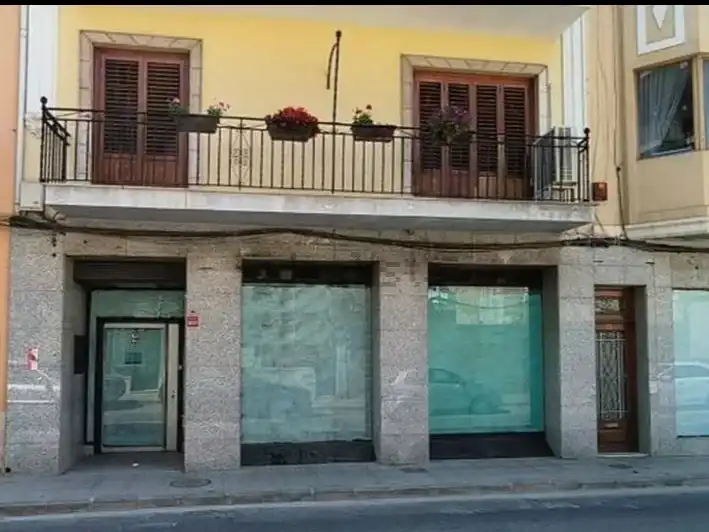 Local comercial de lloguer a Carrer de l'Enginyer Balaguer 6