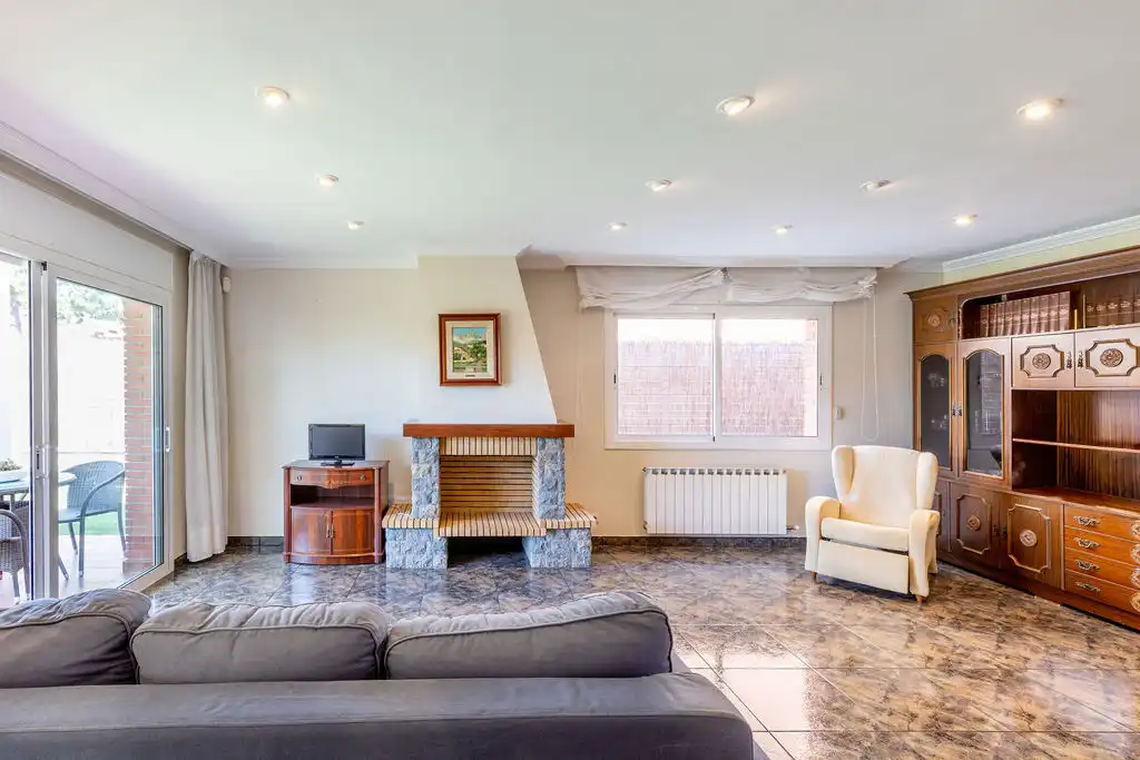 Sala de estar de Casa o chalet en venta en Sant Vicenç de Montalt con Aire acondicionado, Calefacción y Terraza
