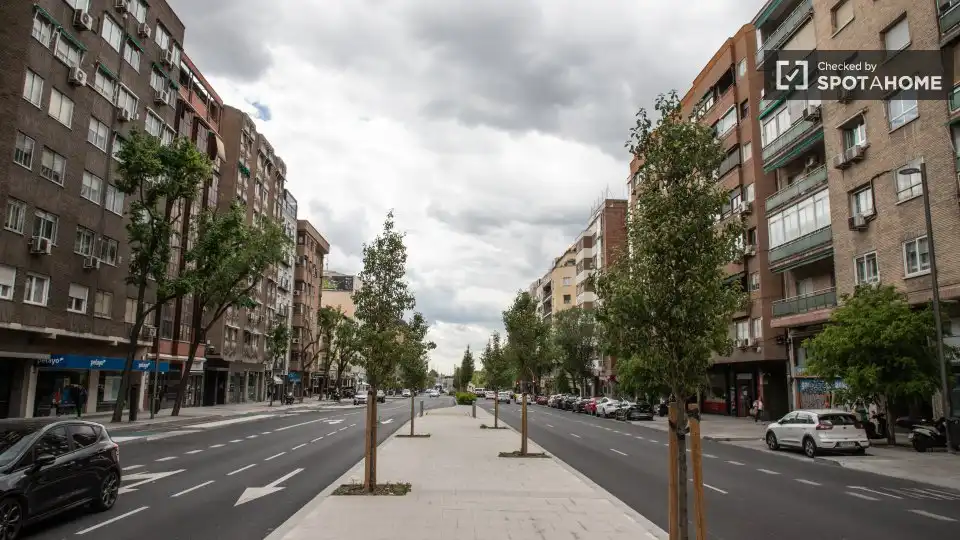 Flat for rent in Adelfas