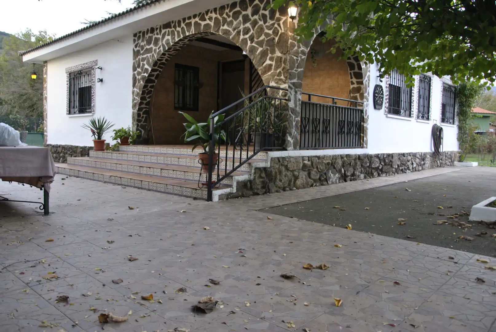 Exterior view of Houses for sale in Casas del Castañar  with Heating, Private garden and Terrace