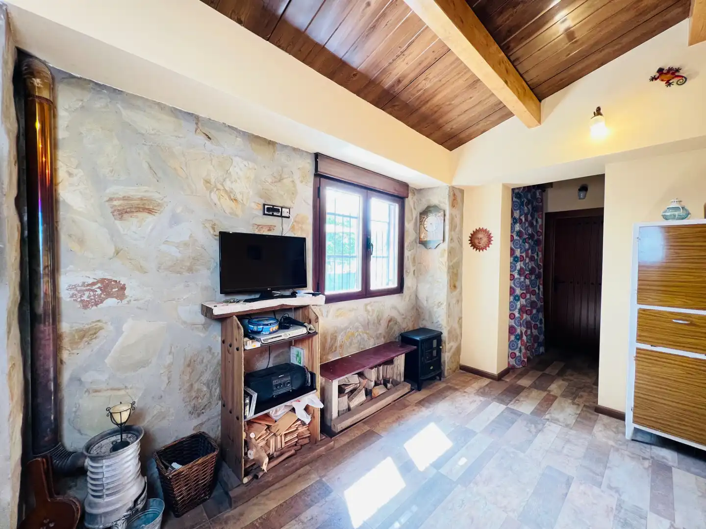 Wohnzimmer von Einfamilien-Reihenhaus zum Verkauf in Zaragoza mit Klimaanlage, Heizung und Möbliert