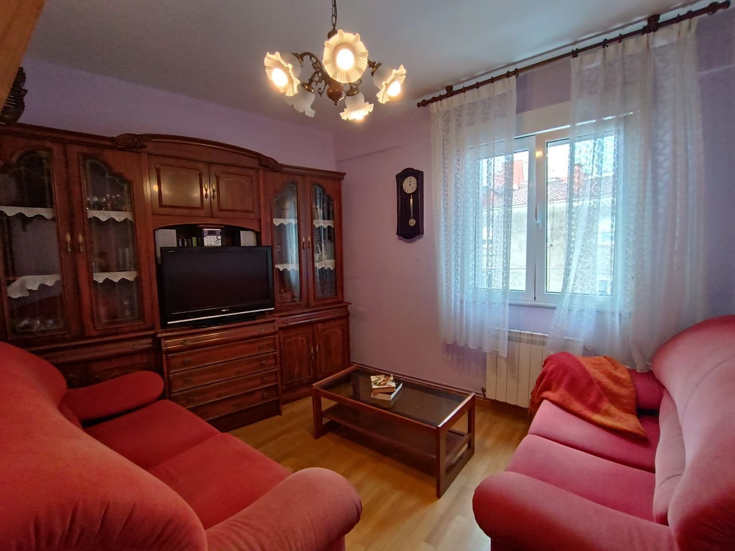 Sala d'estar de Pis en venda en Gijón  amb Calefacció i Piscina