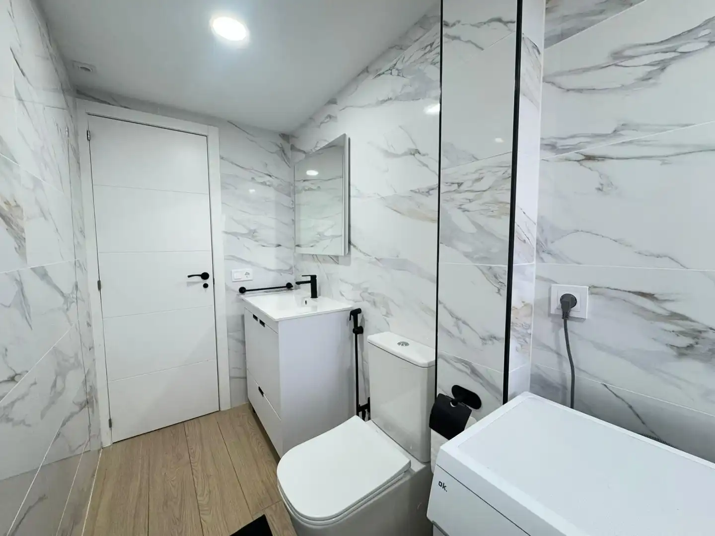 Baño de Piso en venta en Alicante / Alacant con Aire acondicionado